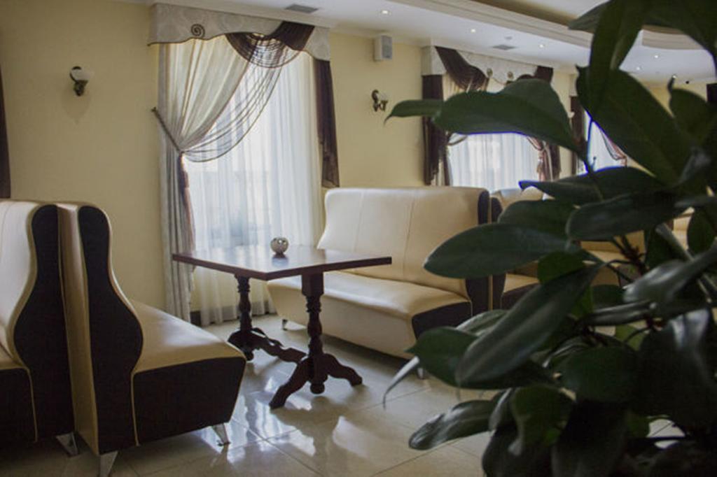 Hotel Leotel Lviv Eksteriør bilde